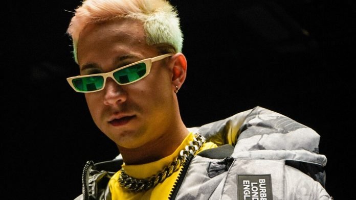 Mora lanza su primer disco tras trabajar con el