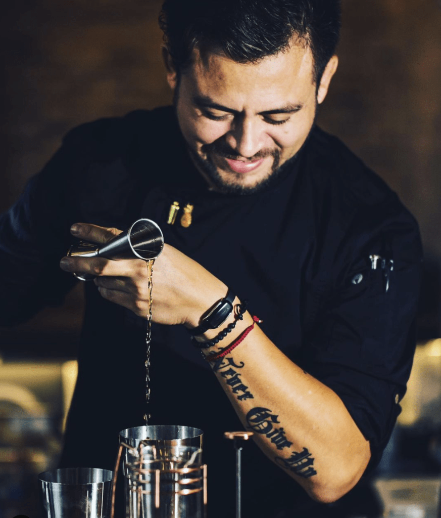 Miguel Ángel Martínez: Bartender desde hace más de 15 años