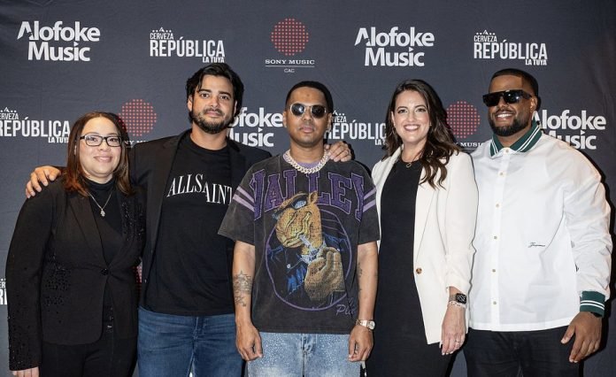 Jennifer Perez, Pedro Alegría, Santiago “Alofoke” Matías, Melissa Exposito, Jose Nova Jennifer Perez, Pedro Alegría, Santiago “Alofoke” Matías, Melissa Exposito, Jose Nova