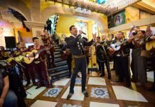 Carlos Rivera vuelve a sus raíces con Vida México, un álbum que mira de frente a la tradición Carlos Rivera | Foto cortesía LaBulla PR