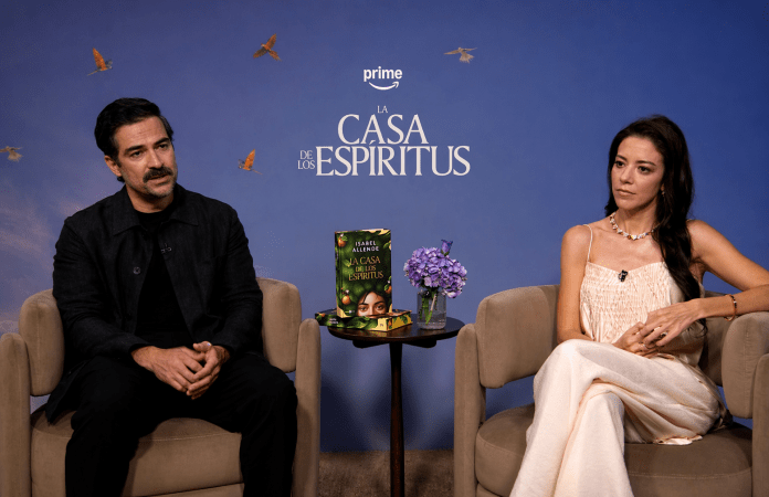 Fernanda Castillo y Alfonso Herrera son los hermanos Trueba en La Casa de los Espíritus | Foto: Popticular.com Fernanda Castillo y Alfonso Herrera son los hermanos Trueba en La Casa de los Espíritus | Foto: Popticular.com