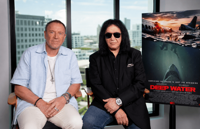 Gene Simmons y Renny Harlin hablan sobre DEEP WATER | Foto: Popticular Gene Simmons y Renny Harlin hablan sobre DEEP WATER | Foto: Popticular