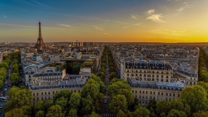Paris_from_the_Arc_de_Triomphe,_17_October_2019 Atardecer en París | Foto: Wikimedia Commons