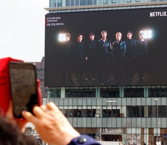 BTS en un anuncio publicitario | Foto: Shutterstock