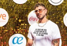 Juan Duque llegó a la alfombra de Premios Juventud sin traje, y la camiseta explicaba por qué Juan Duque | Foto: Cortesía STUDIO VII